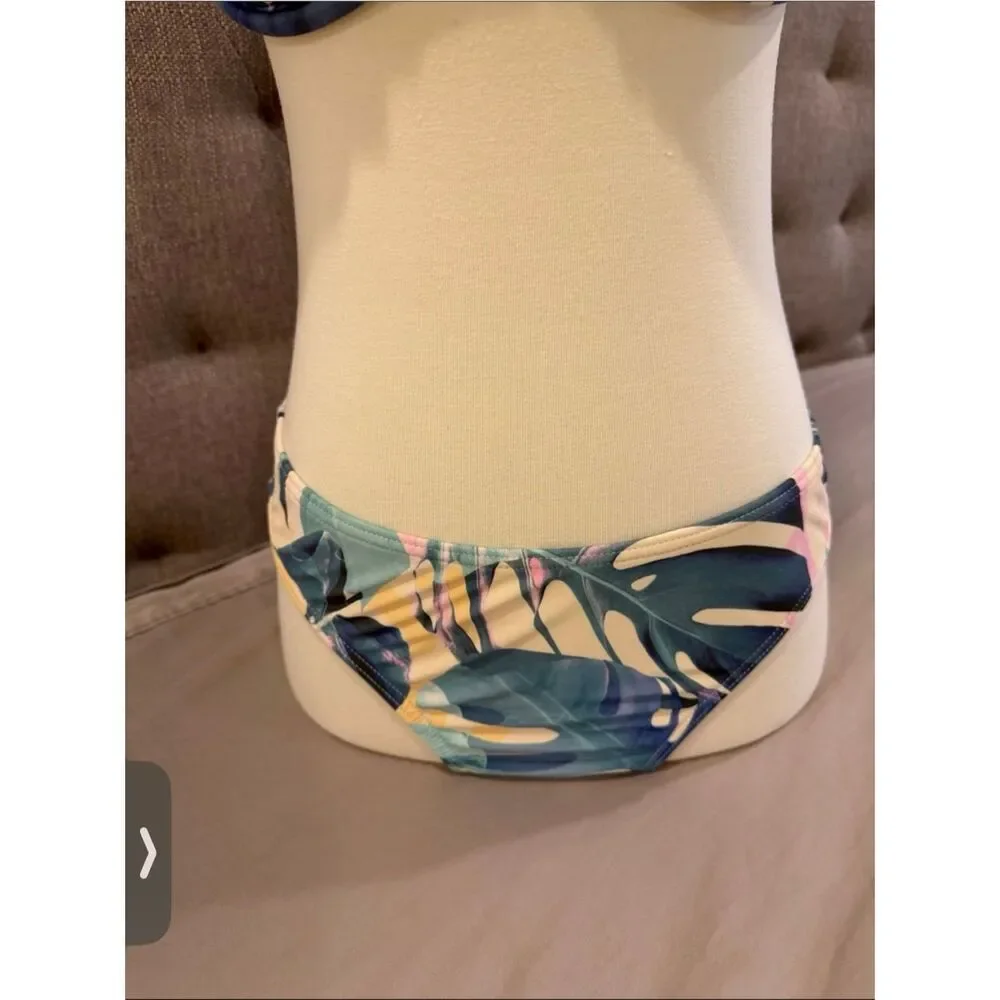 VENUS | floral bikini set size 4 and C cup